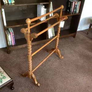 WALNUT TOWEL RAIL